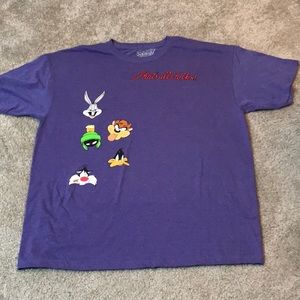 NWOT Warner Bros Looney Tunes tee shirt - w characters